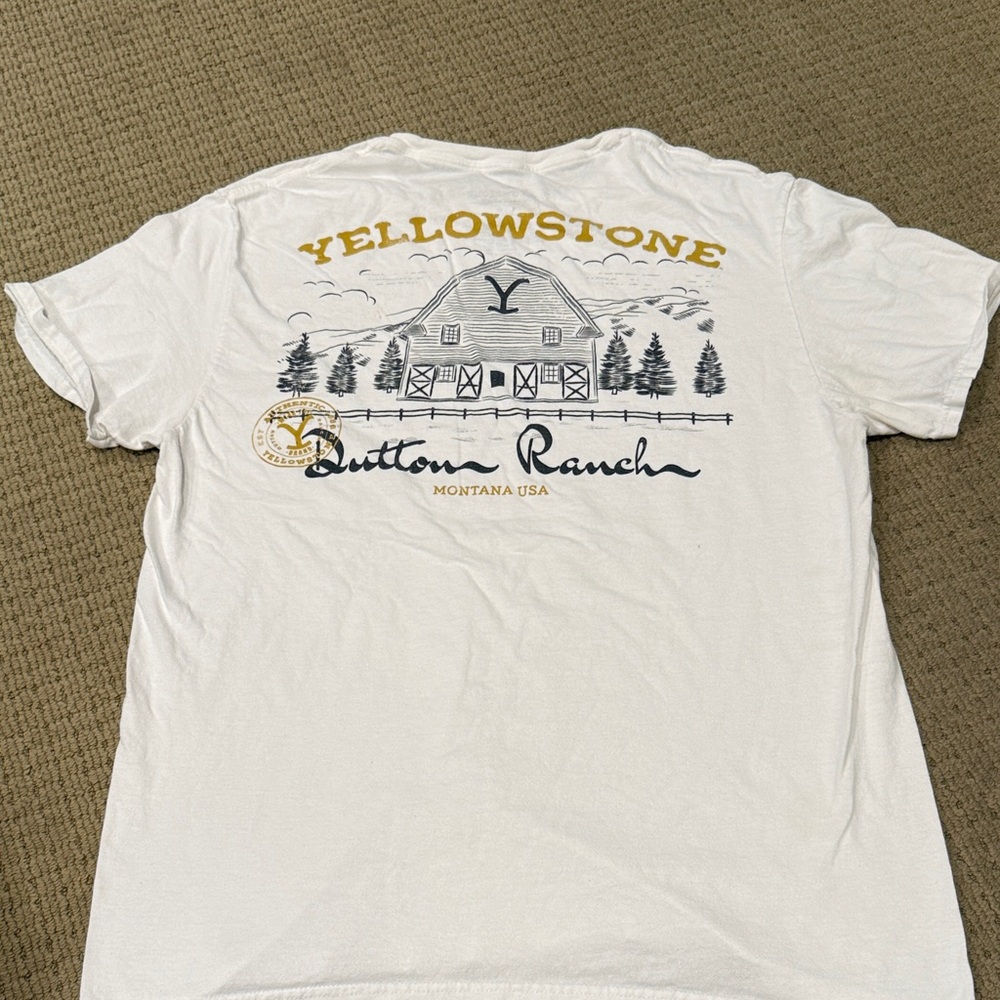 Men's Yellowstone Button Ranch Graphic T-Shirt size Large